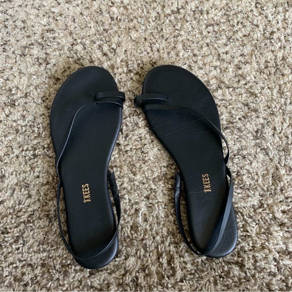 Tkees Black Strap Toe Wrap Sandals